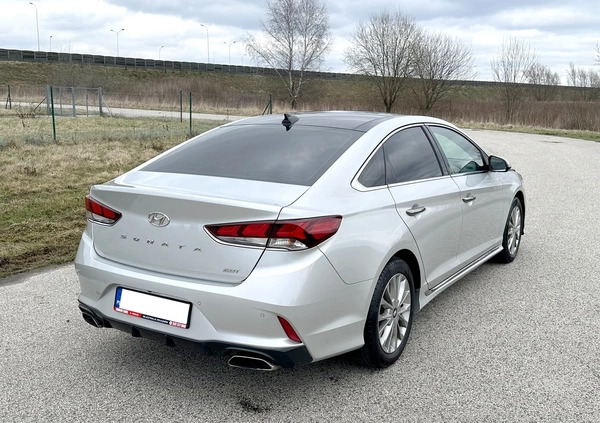 Hyundai Sonata cena 89999 przebieg: 75000, rok produkcji 2018 z Skwierzyna małe 79